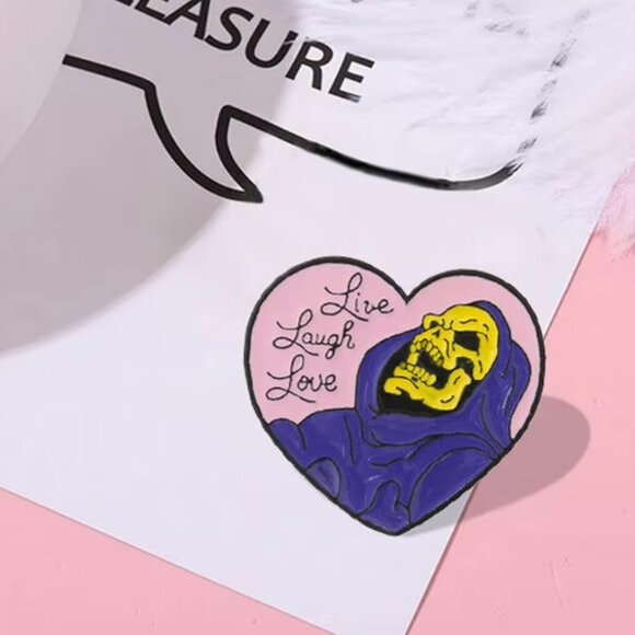 Funny Sardonic Skeletor (Masters of The Universe) 'Live Laugh Love' Enamel Pin - Picture 2 of 8